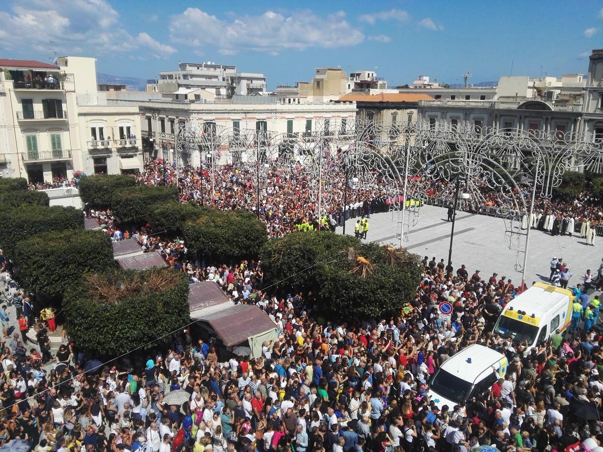 B&B La Terrazza Sul Duomo Reggio di Calabria Exteriör bild